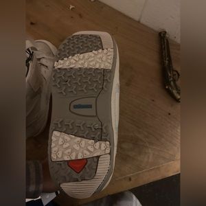 Women’s snowboarding boots